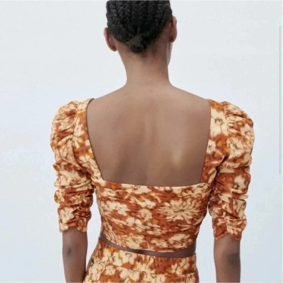 💕Zara Printed Drape Crop Top  Square Neck Orange Floral XS NWOT - Picture 3 of 10